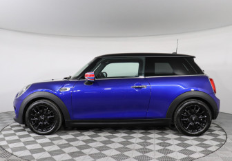 Подержанный автомобиль MINI Hatch 2021 года (12 фото)