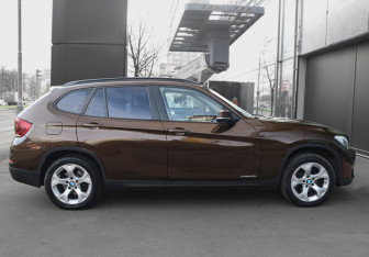 Подержанный автомобиль BMW X1 2012 года (4 фото)