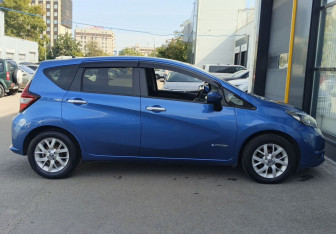Подержанный автомобиль Nissan Note 2018 года (4 фото)