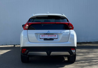 Подержанный автомобиль Mitsubishi Eclipse Cross 2022 года (6 фото)