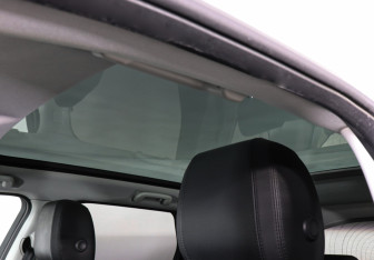 Подержанный автомобиль Land Rover Discovery Sport 2017 года (14 фото)