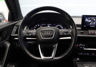 Подержанный автомобиль Audi Q5 2018 года (8 фото)
