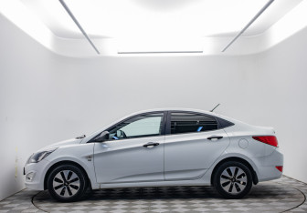 Подержанный автомобиль Hyundai Solaris Sedan 2015 года (8 фото)