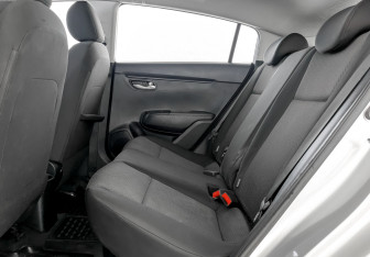 Подержанный автомобиль Kia Rio Hatchback 2021 года (12 фото)