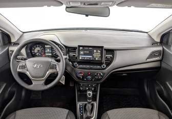 Подержанный автомобиль Hyundai Solaris Sedan 2021 года (14 фото)