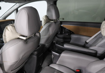 Подержанный автомобиль GAC M8 2025 года (12 фото)