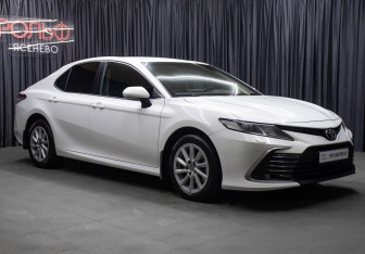 Подержанный автомобиль Toyota Camry Sedan 2022 года (3 фото)