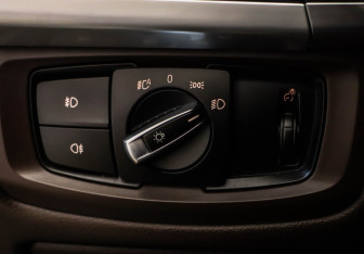 Подержанный автомобиль BMW X5 2016 года (12 фото)