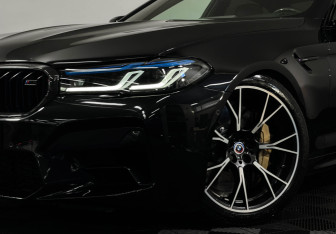 Подержанный автомобиль BMW M5 Sedan 2019 года (27 фото)