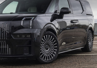 Подержанный автомобиль Zeekr 009 2023 года (2 фото)