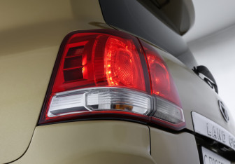 Подержанный автомобиль Toyota Land Cruiser Suv 2008 года (26 фото)