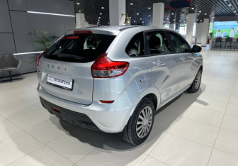 Подержанный автомобиль LADA (ВАЗ) XRAY 2019 года (3 фото)