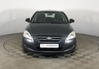 Подержанный автомобиль Kia Ceed Hatchback 2009 года (2 фото)