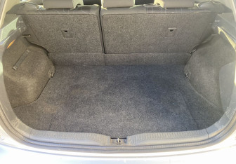 Подержанный автомобиль Toyota Auris Hatchback 2010 года (13 фото)