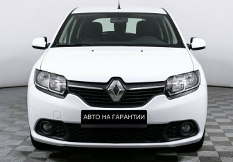 Подержанный автомобиль Renault Sandero 2018 года (2 фото)