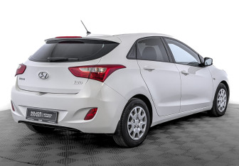 Подержанный автомобиль Hyundai i30 Hatchback 2012 года (5 фото)