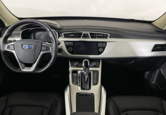 Подержанный автомобиль Geely Atlas 2022 года (12 фото)