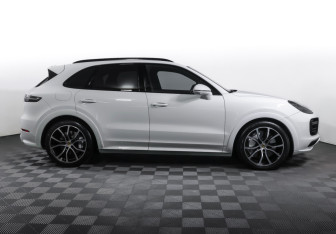 Подержанный автомобиль Porsche Cayenne 2018 года (4 фото)
