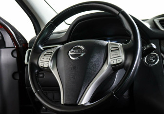 Подержанный автомобиль Nissan Qashqai 2014 года (11 фото)