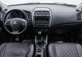Подержанный автомобиль Mitsubishi ASX 2013 года (13 фото)