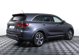 Подержанный автомобиль Kia Sorento 2019 года (5 фото)