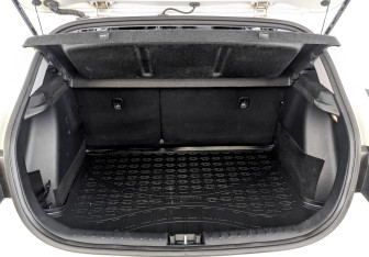 Подержанный автомобиль Kia Rio Hatchback 2019 года (10 фото)