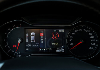 Подержанный автомобиль Ford Mondeo Sedan 2012 года (14 фото)