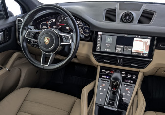Подержанный автомобиль Porsche Cayenne 2019 года (30 фото)