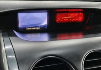 Подержанный автомобиль Mazda CX-7 2011 года (15 фото)