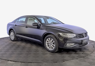 Подержанный автомобиль Volkswagen Passat Sedan 2021 года (3 фото)