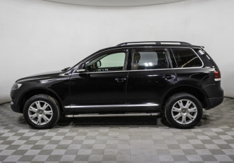 Подержанный автомобиль Volkswagen Touareg 2007 года (8 фото)