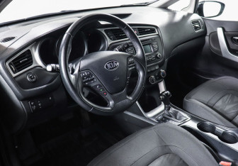 Подержанный автомобиль Kia Ceed Wagon 2017 года (7 фото)