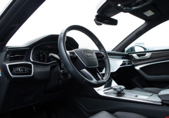 Подержанный автомобиль Audi A7 2020 года (12 фото)