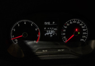 Подержанный автомобиль Volkswagen Polo Sedan 2015 года (14 фото)