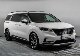 Подержанный автомобиль Kia Carnival 2022 года (3 фото)
