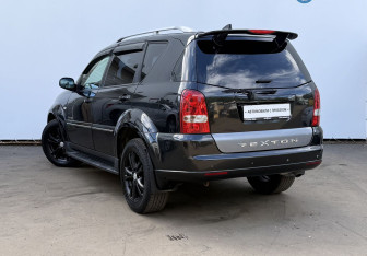 Подержанный автомобиль SsangYong Rexton 2010 года (7 фото)