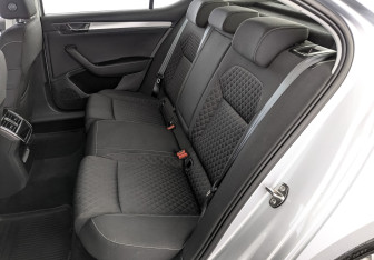 Подержанный автомобиль Skoda Superb Liftback 2021 года (12 фото)