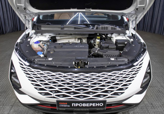 Подержанный автомобиль Omoda C5 2023 года (9 фото)