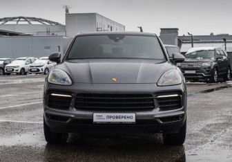 Подержанный автомобиль Porsche Cayenne 2020 года (3 фото)