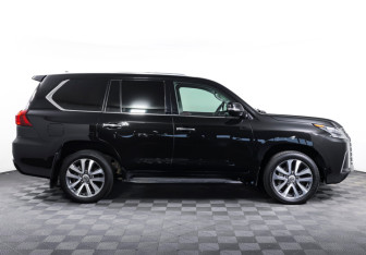 Подержанный автомобиль Lexus LX 2016 года (4 фото)