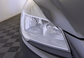 Подержанный автомобиль Ford Kuga 2016 года (11 фото)