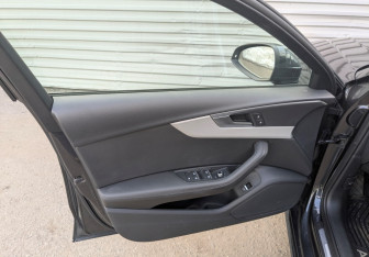 Подержанный автомобиль Audi A4 Sedan 2021 года (19 фото)