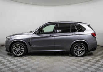 Подержанный автомобиль BMW X5 2015 года (8 фото)