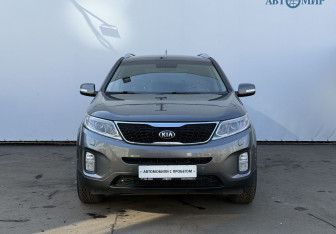 Подержанный автомобиль Kia Sorento 2015 года (2 фото)