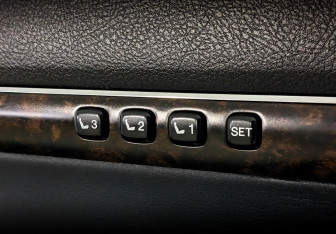 Подержанный автомобиль Toyota Land Cruiser Suv 2015 года (28 фото)