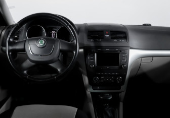 Подержанный автомобиль Skoda Yeti 2011 года (12 фото)