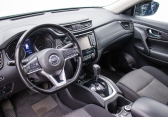 Подержанный автомобиль Nissan X-Trail 2020 года (9 фото)