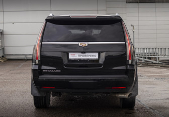 Подержанный автомобиль Cadillac Escalade Suv 2017 года (6 фото)