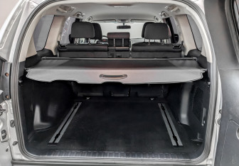 Подержанный автомобиль Toyota Land Cruiser Prado 2019 года (10 фото)