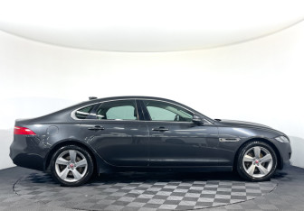 Подержанный автомобиль Jaguar XF Sedan 2019 года (4 фото)